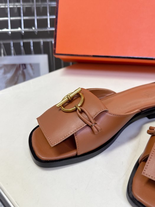 Шлепанцы фото 7