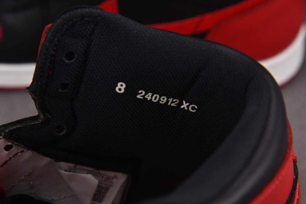 Кроссовки Air Jordan 1 Retro High фото 15