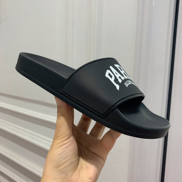 Шлепанцы фото 3