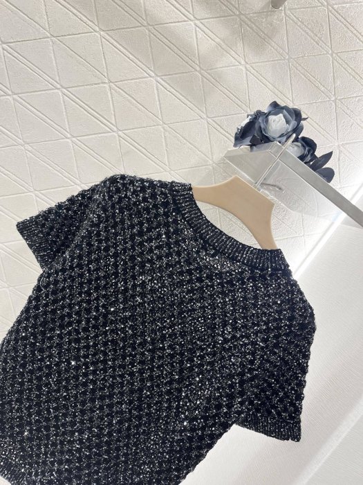 T-shirt women's фото 4