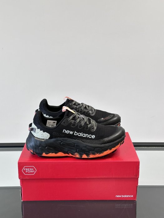 Sneakers New Balance More Trail V3