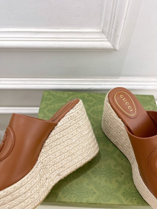 Босоножки фото 8