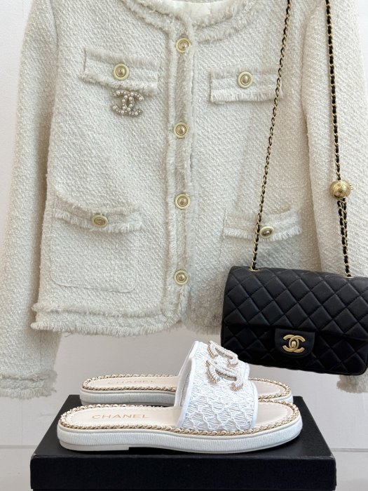 Шлепанцы женские