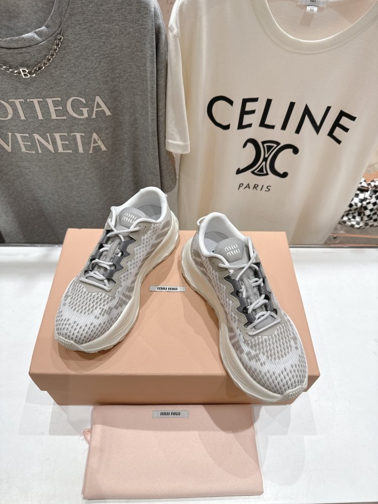 Sneakers women's фото 2