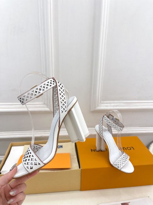 Босоножки фото 6