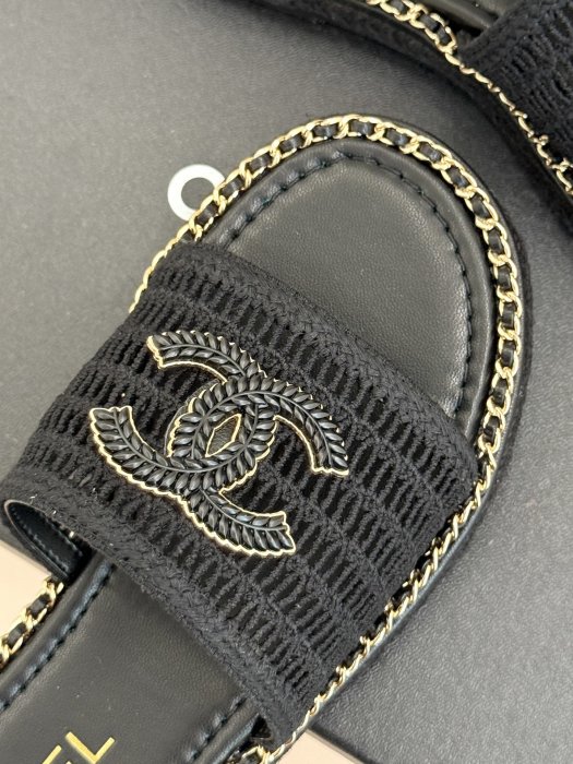 Шлепанцы женские фото 7