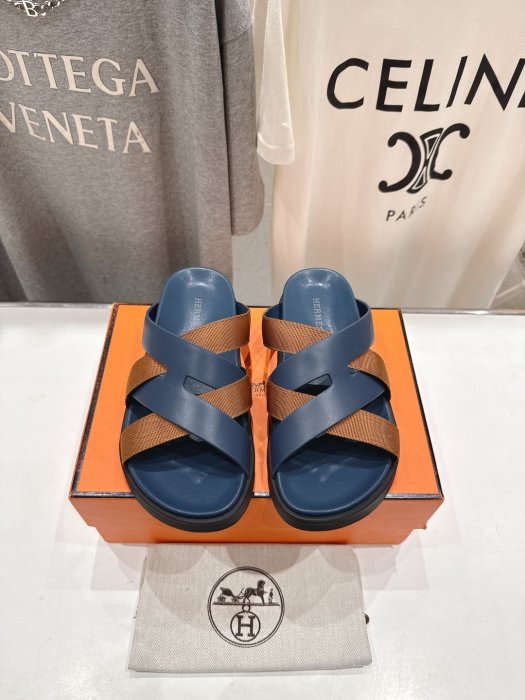 Шлепанцы женские