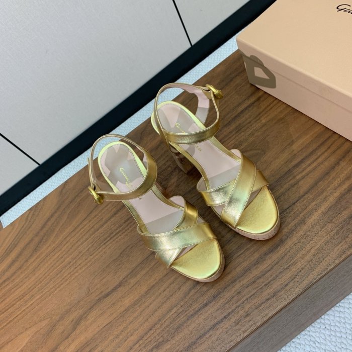 Босоножки фото 4