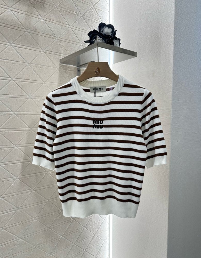 Футболка жіноча