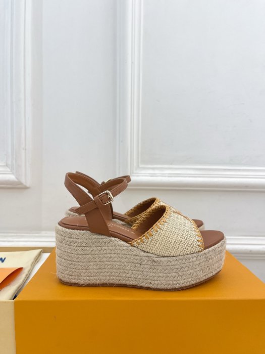 Босоножки фото 2