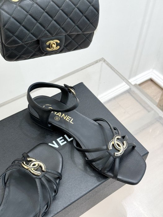 Босоножки фото 5