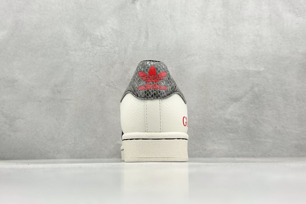 Sneakers  Originals Superstar x GUCCI фото 6