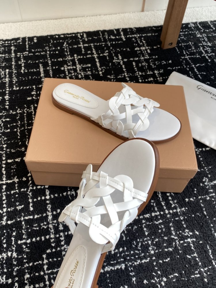 Шльопанці жіночі фото 6