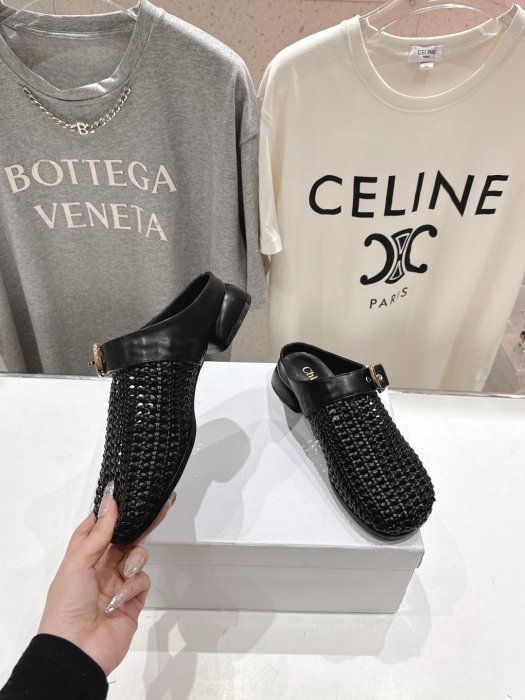 Шльопанці жіночі фото 4