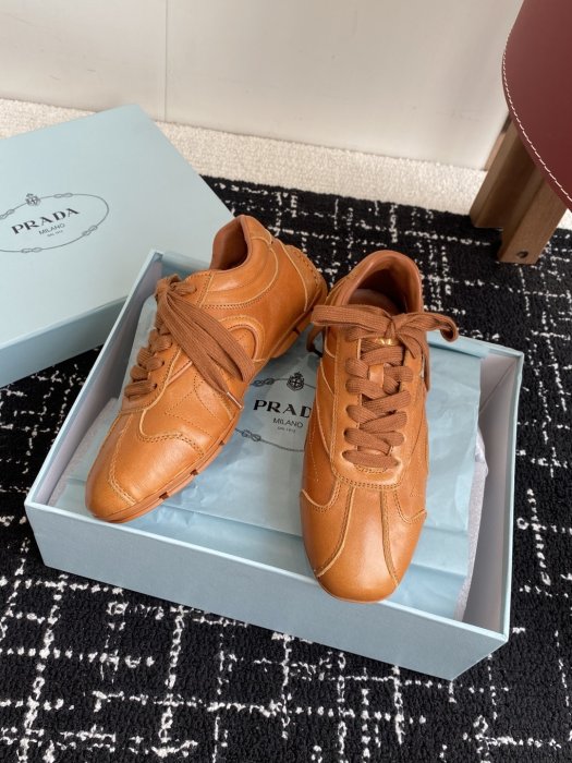 Кроссовки женские фото 5