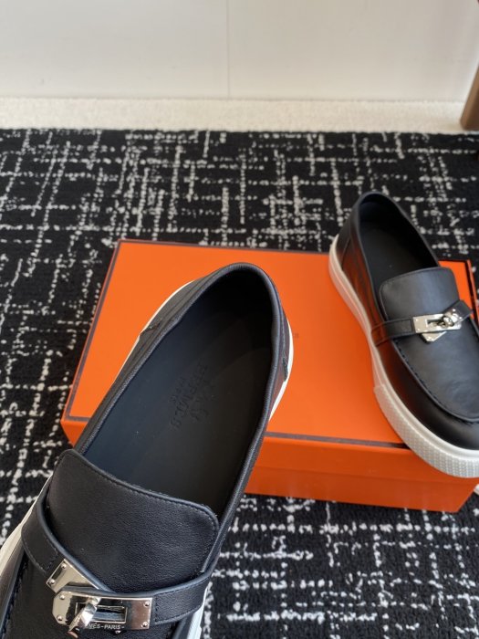 Лоферы кожаные женские фото 8