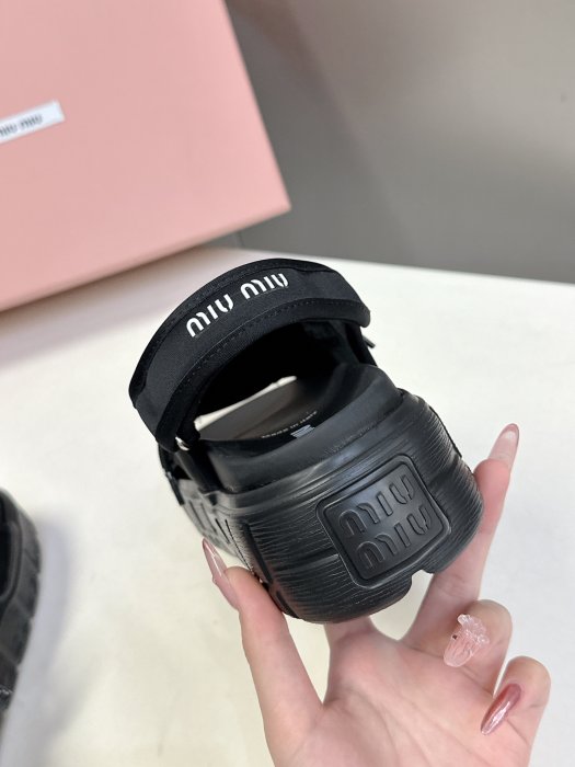 Сандалии женские фото 8