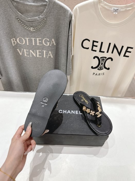 Шлепанцы фото 9