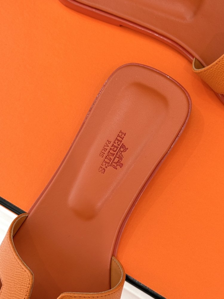 Шльопанці жіночі фото 8