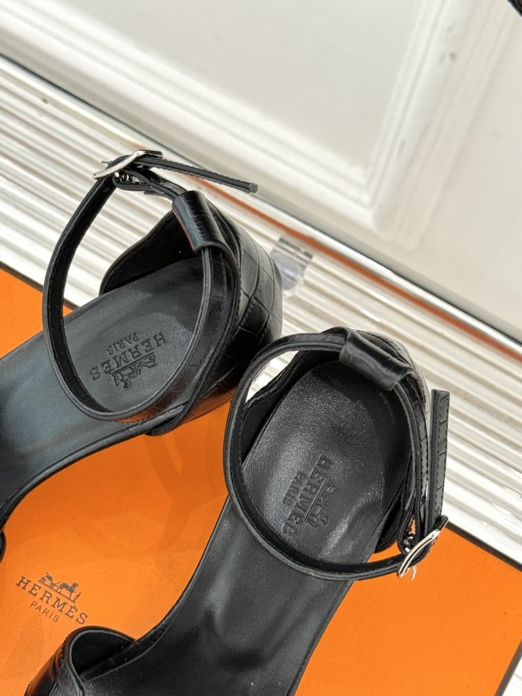 Босоножки фото 8