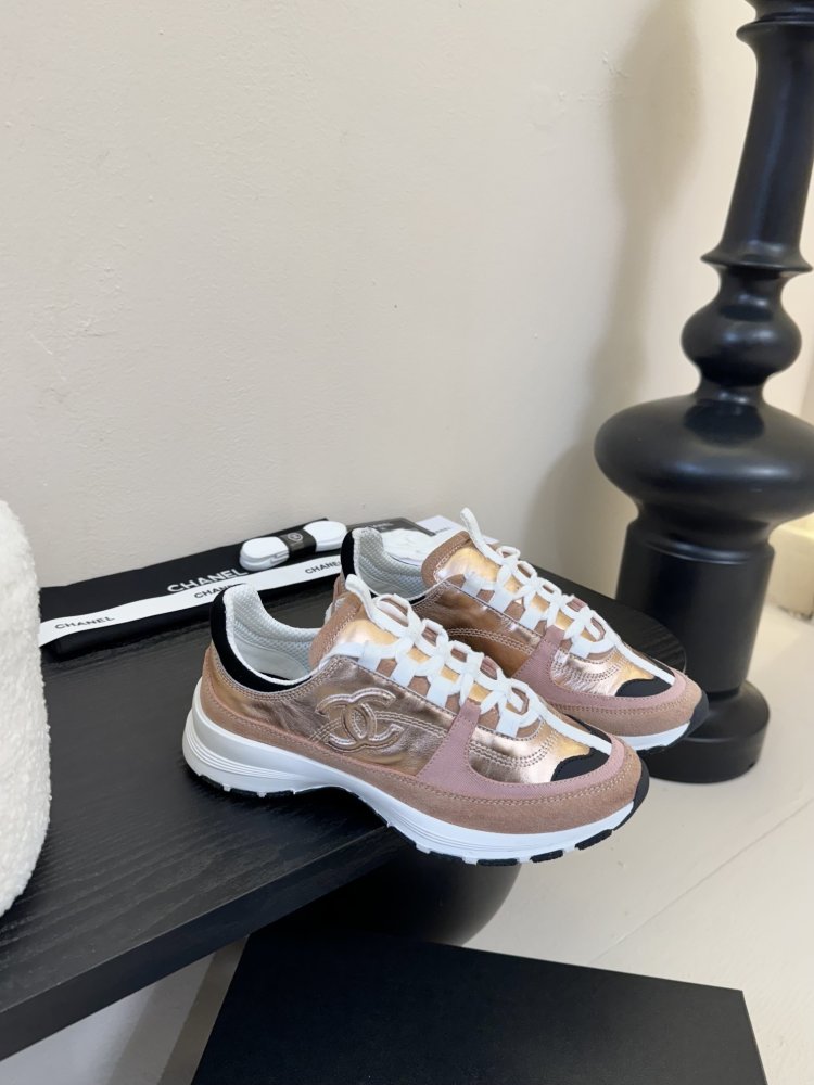 Кроссовки женские фото 2