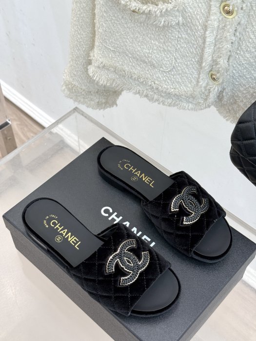 Шлепанцы фото 3