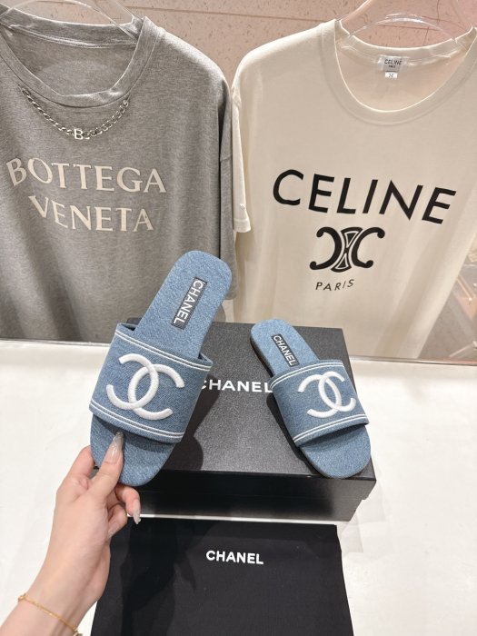 Шлепанцы фото 4