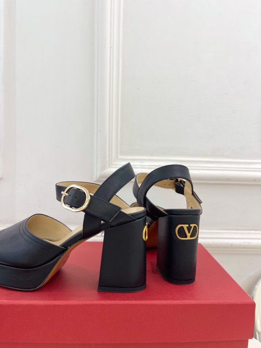 Босоножки фото 8