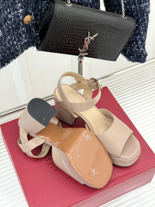 Босоножки фото 9