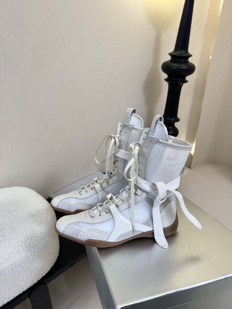 Boots women's фото 5