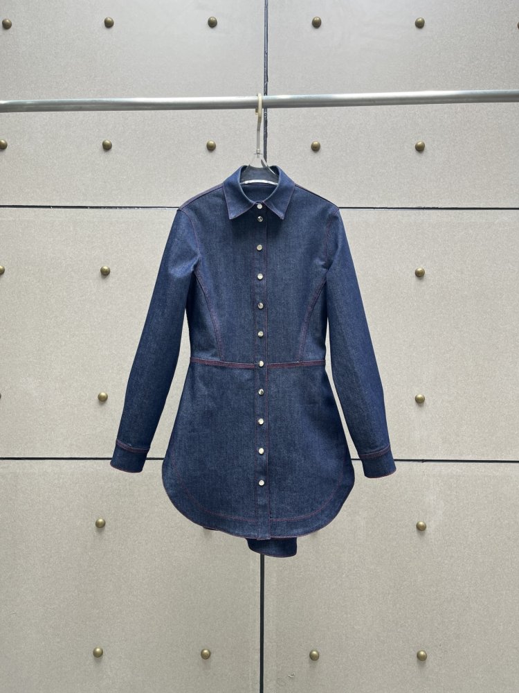 Плаття, Сукня облягає джинсове