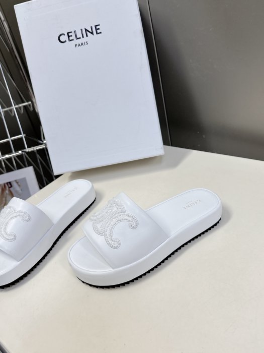 Шлепанцы женские фото 3