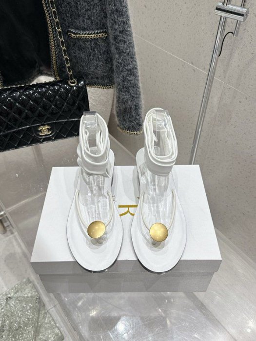 Босоножки фото 4