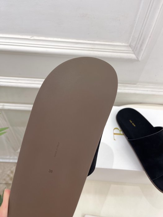 Шлепанцы женские фото 9