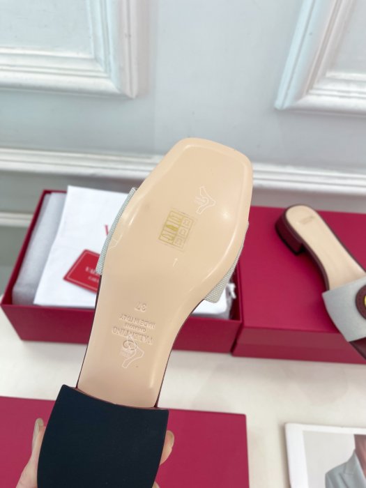 Шльопанці фото 9