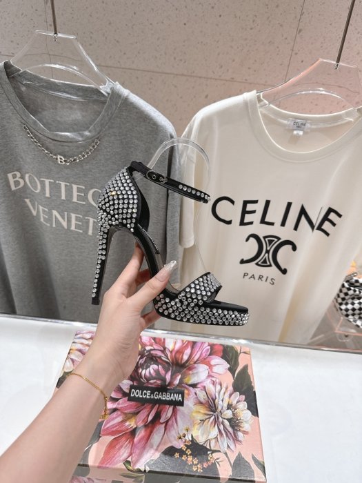 Босоножки фото 4