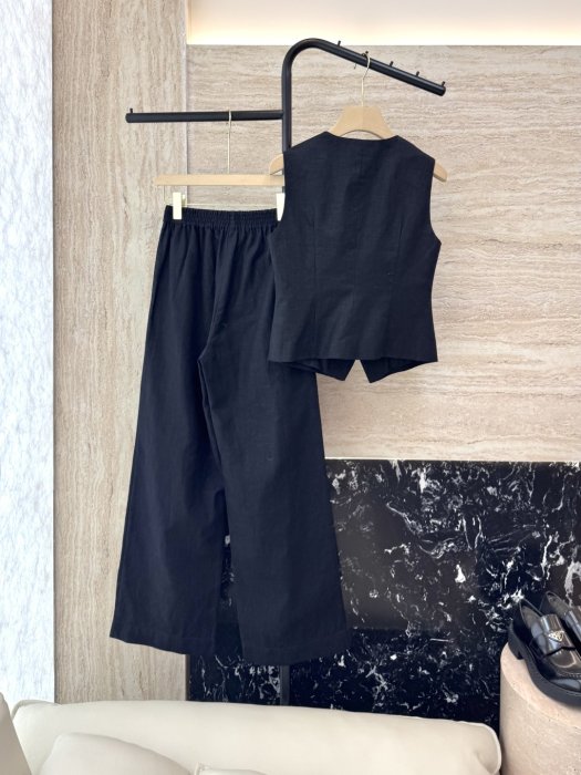 Костюм жіночий фото 2