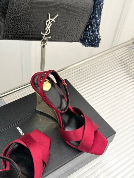 Босоножки фото 5