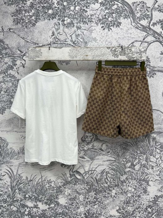 Костюм жіночий фото 7