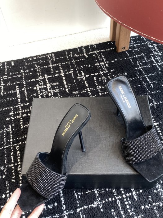 Босоножки фото 6