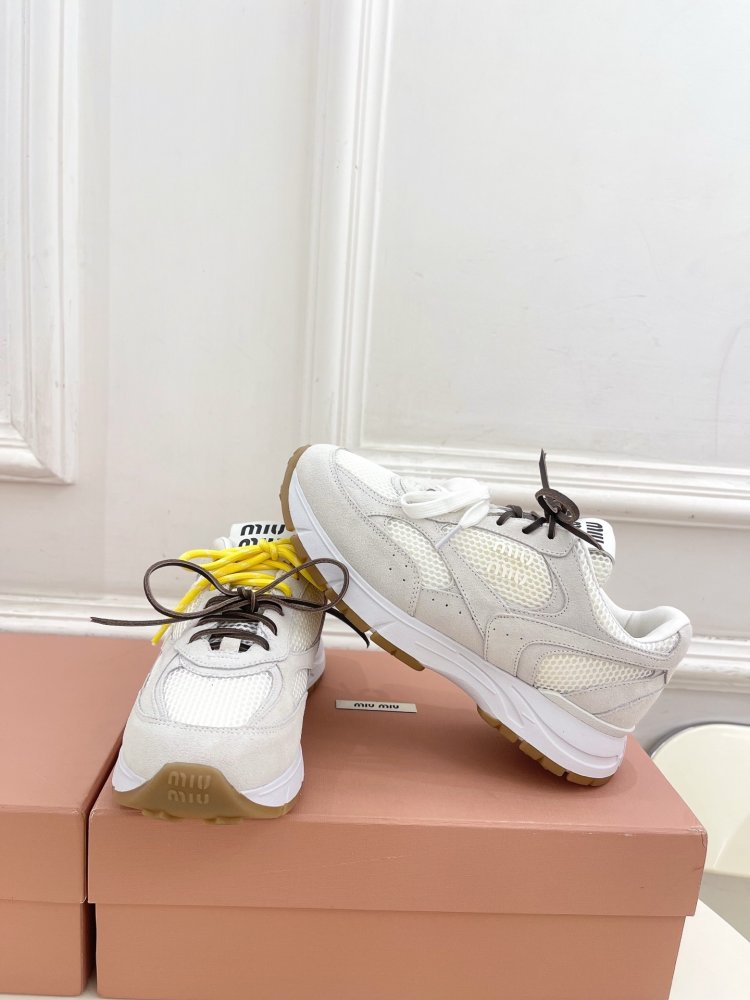 Кроссовки женские фото 5