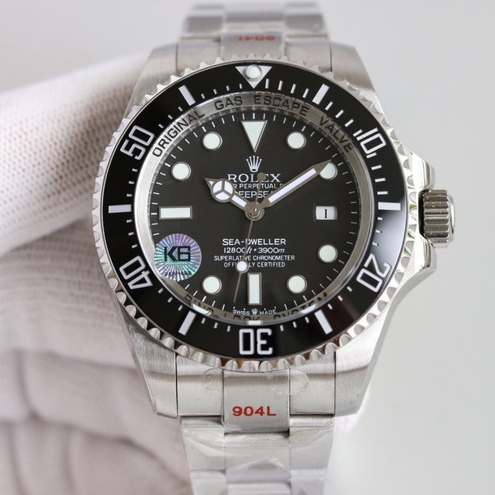 Часы наручные 44 мм Rolex SEA-DWELLER Ghost King