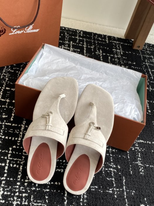 Шлепанцы фото 4