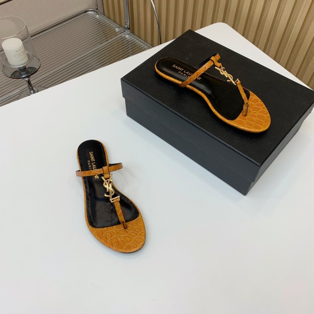 Шльопанці жіночі фото 7