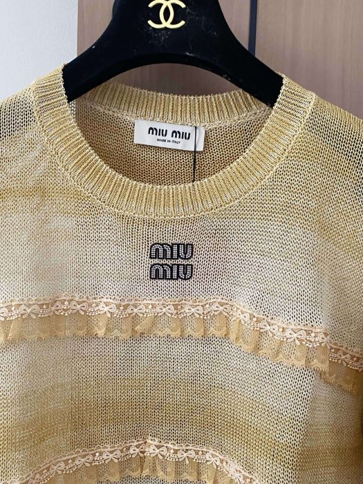 T-shirt women's фото 4