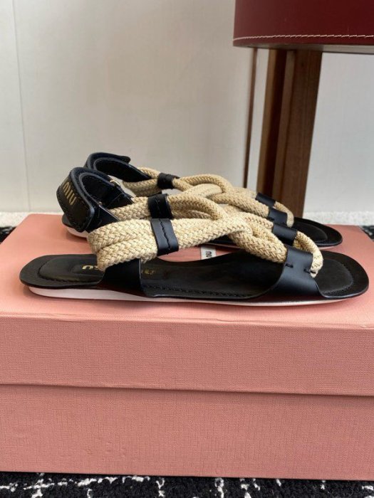 Sandals фото 2