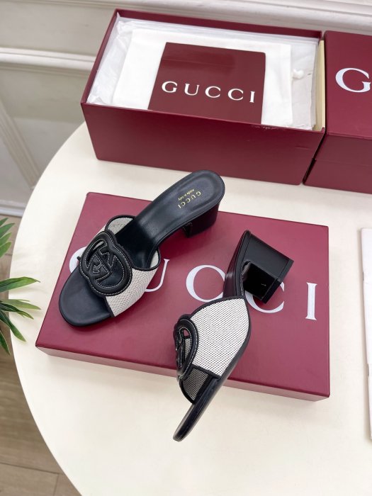 Босоножки фото 5