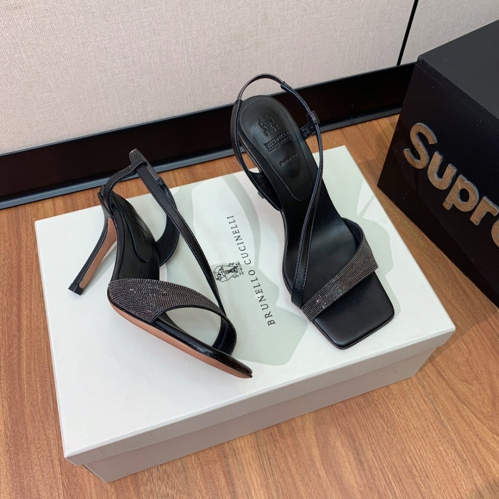 Босоножки фото 2