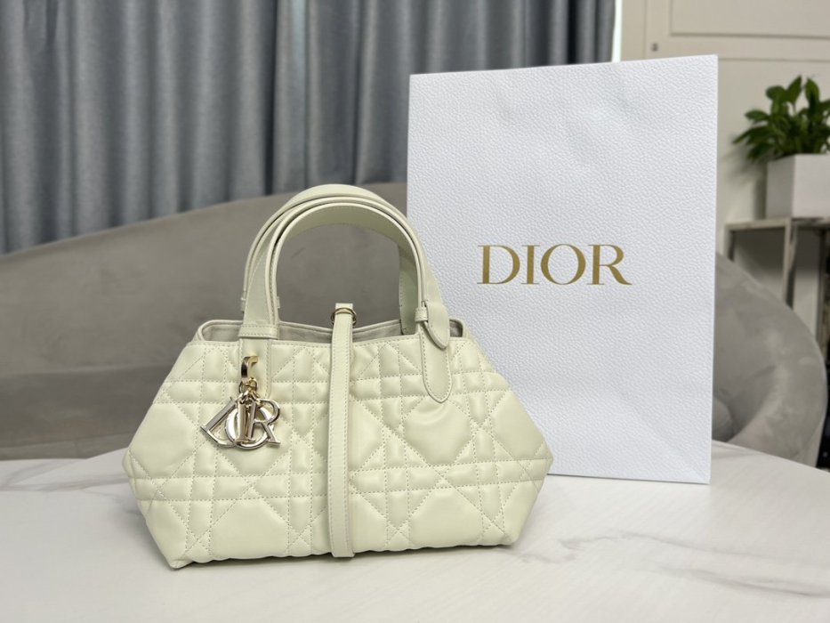 A bag women's Dior Toujours 23 cm