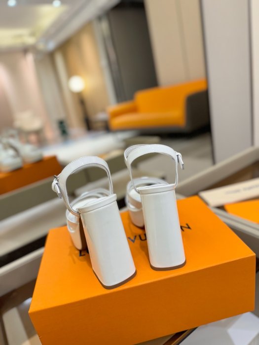 Босоножки фото 7